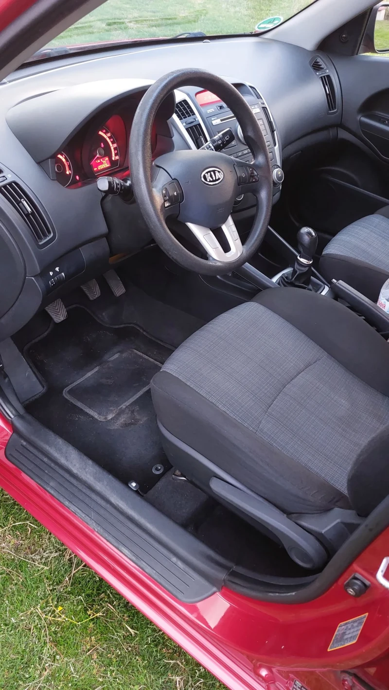 Kia Ceed, снимка 11 - Автомобили и джипове - 52136824