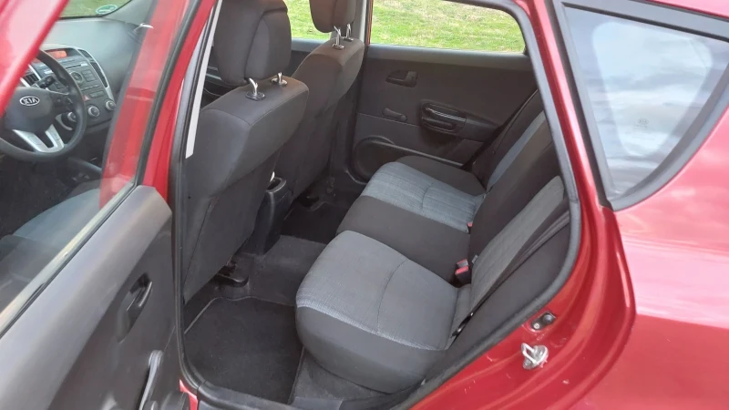 Kia Ceed, снимка 13 - Автомобили и джипове - 52136824