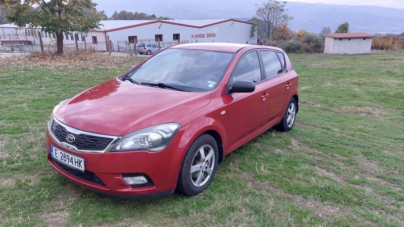 Kia Ceed, снимка 2 - Автомобили и джипове - 52136824