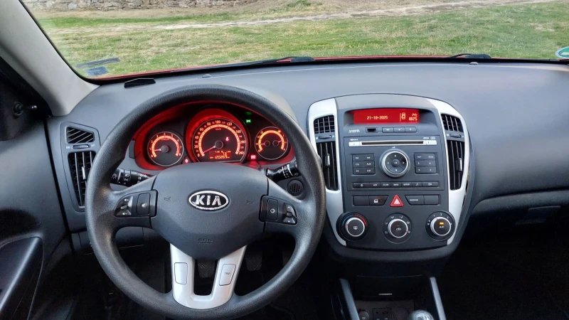 Kia Ceed, снимка 10 - Автомобили и джипове - 52136824