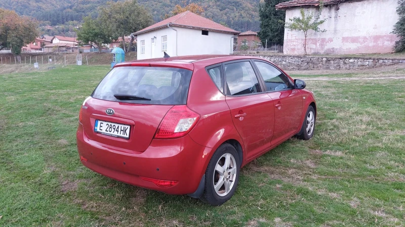 Kia Ceed, снимка 4 - Автомобили и джипове - 52136824