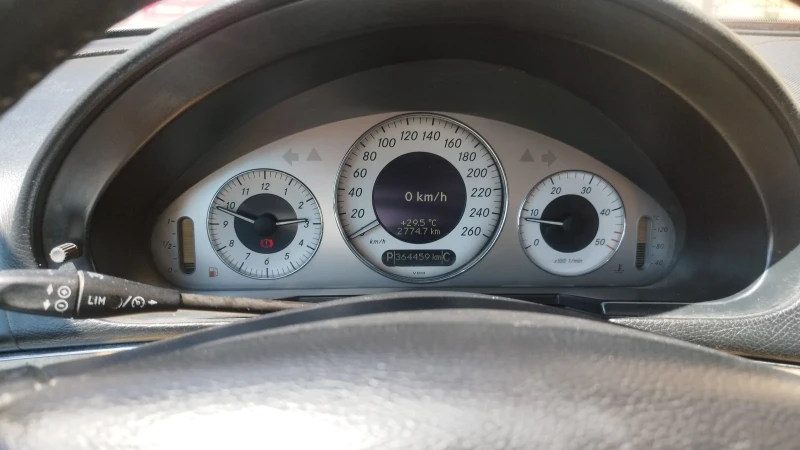 Mercedes-Benz E 220 2.2 facelift 170k.c., снимка 8 - Автомобили и джипове - 52311760