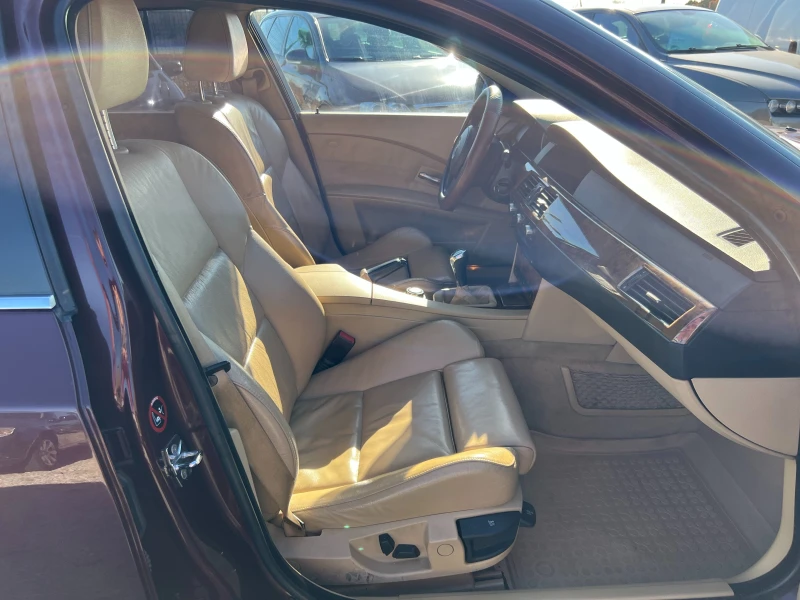 BMW 525 XI 4x4, снимка 11 - Автомобили и джипове - 52419940