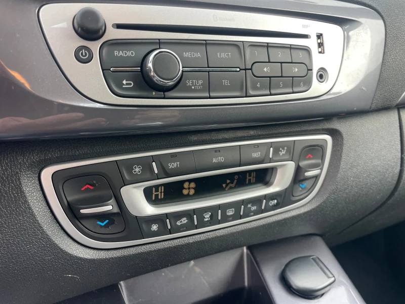 Renault Scenic FACELIFT/CROSS/200000km, снимка 11 - Автомобили и джипове - 52624455