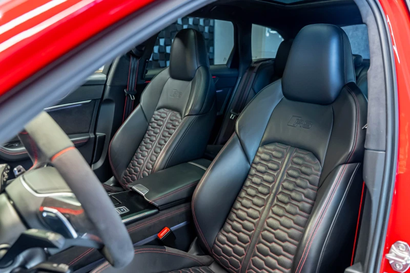 Audi Rs6 B&O/CERAMIC/CARBON, снимка 12 - Автомобили и джипове - 52927979