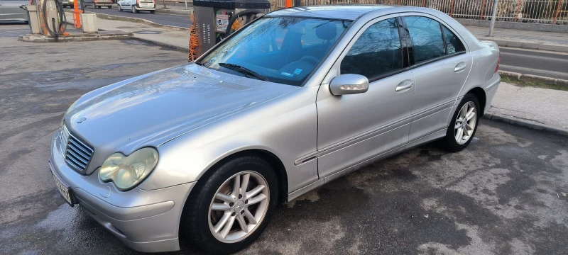 Mercedes-Benz C 240, снимка 7 - Автомобили и джипове - 53093144