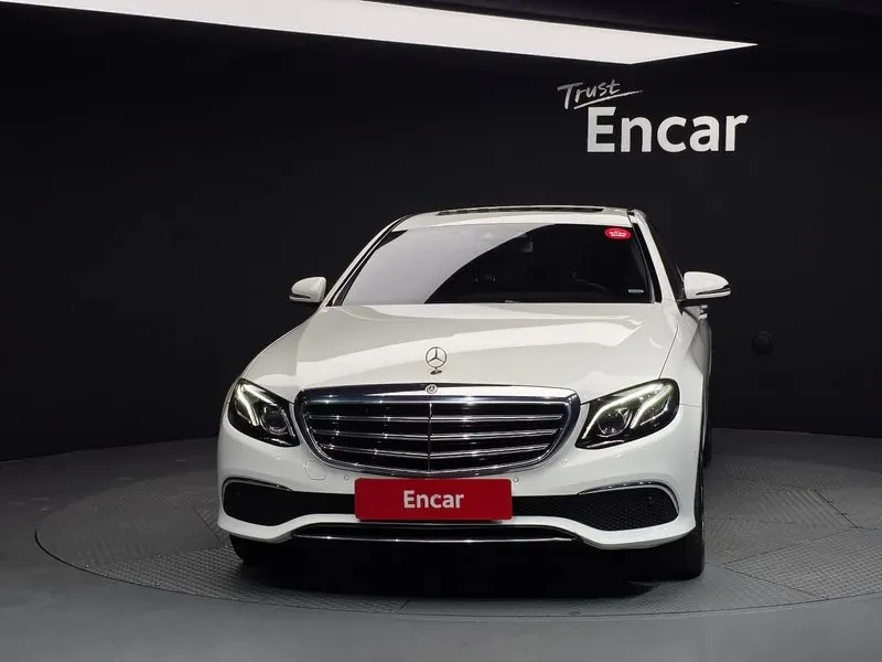 Mercedes-Benz E 220 Exclusive, снимка 3 - Автомобили и джипове - 54830439