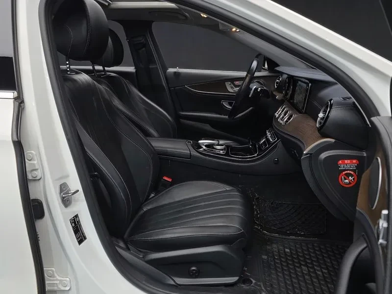 Mercedes-Benz E 220 Exclusive, снимка 11 - Автомобили и джипове - 54830439