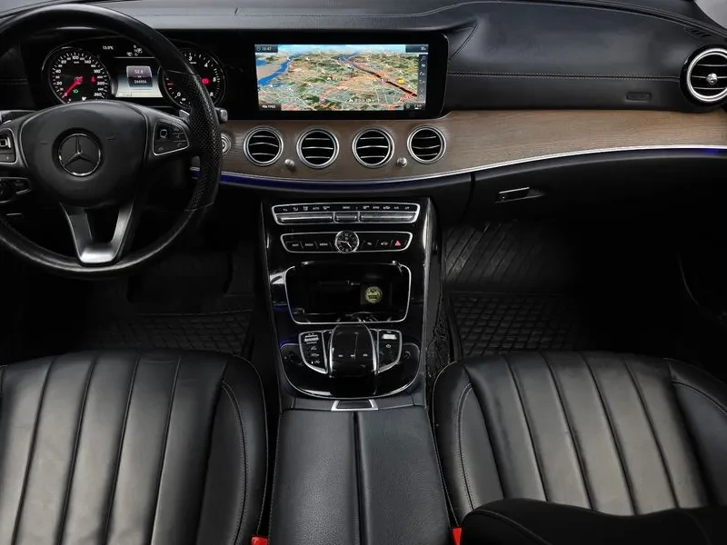 Mercedes-Benz E 220 Exclusive, снимка 7 - Автомобили и джипове - 54830439
