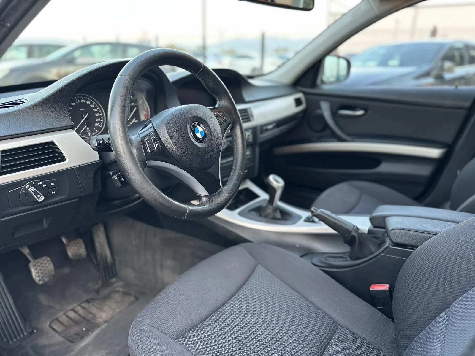 BMW 320  - изображение 8