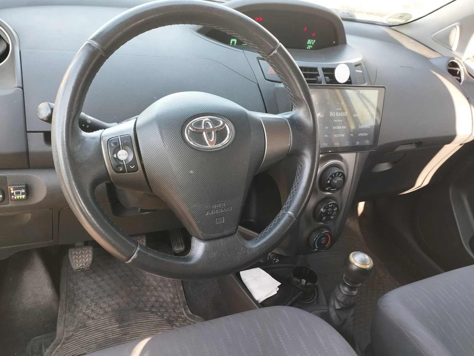 Toyota Yaris  - изображение 2