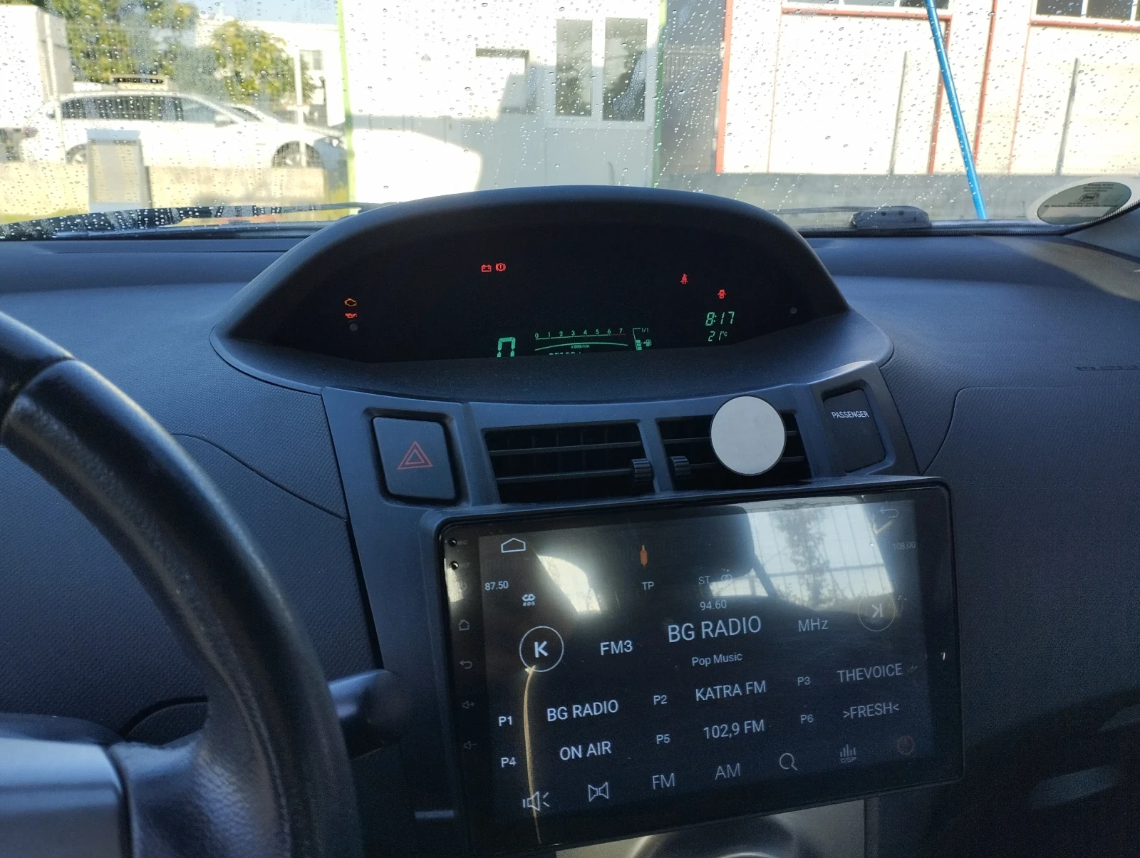 Toyota Yaris  - изображение 6