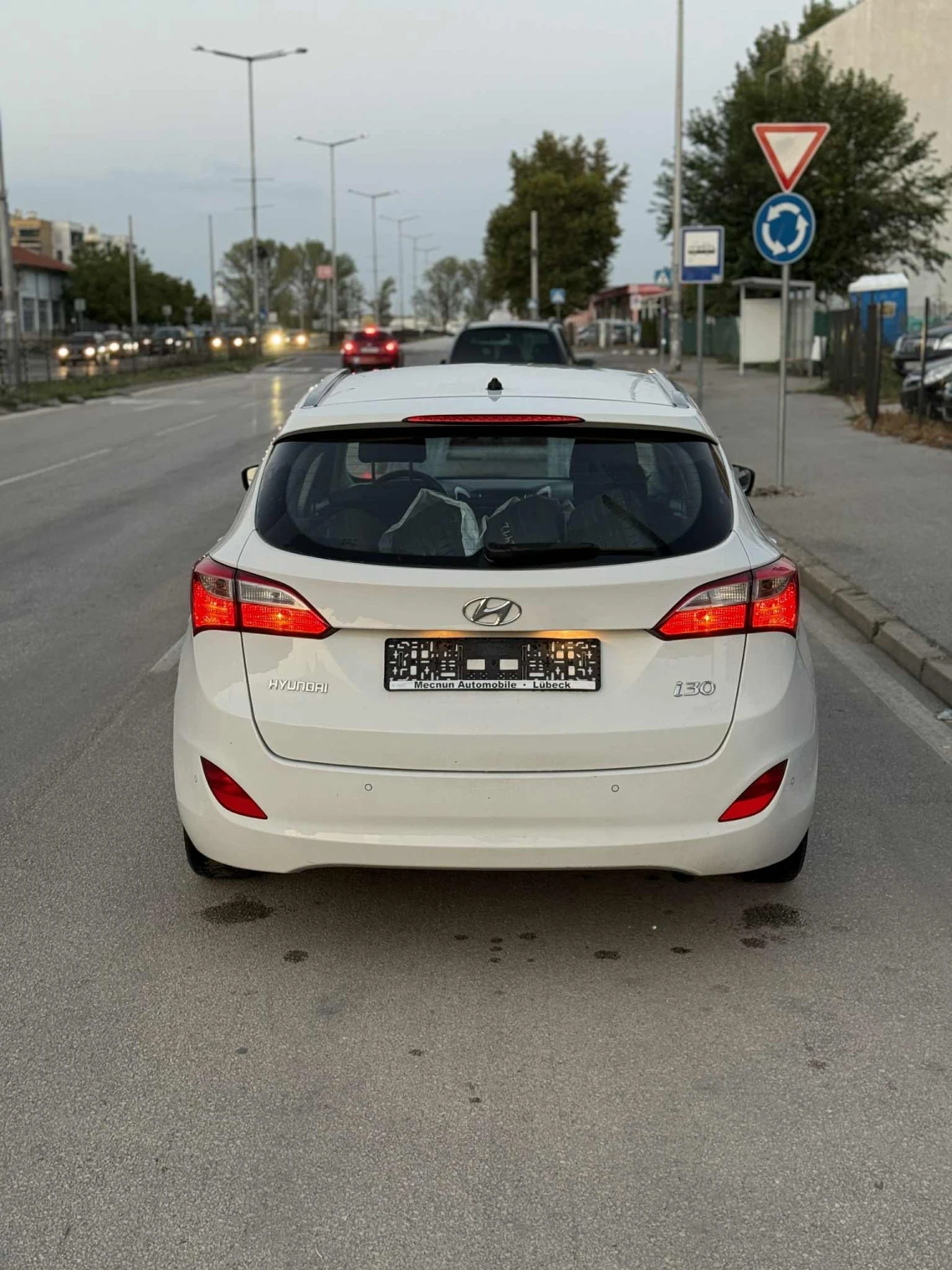 Hyundai I30 1.4CRDI 90кс / подгреви / bluetooth - изображение 6