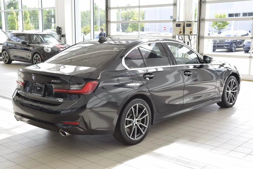 BMW 330 * АВТО КРЕДИТ* ЦЕНА ДО БГ * Сервизна история *  - изображение 5