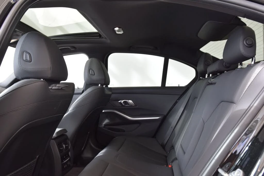 BMW 330 *  *    *   *  | Mobile.bg   14