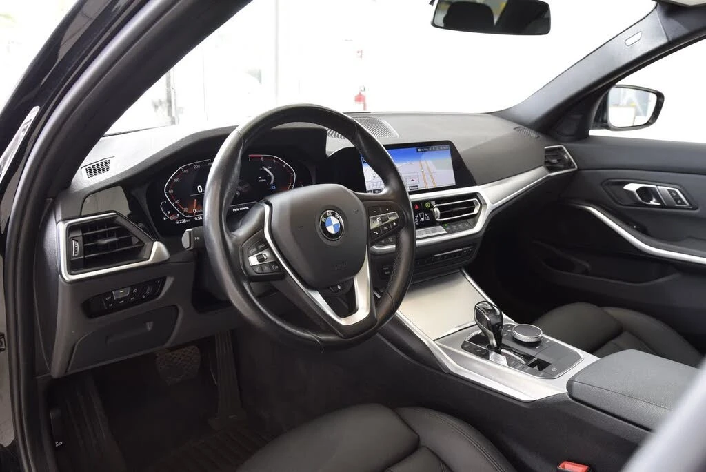 BMW 330 * АВТО КРЕДИТ* ЦЕНА ДО БГ * Сервизна история *  - изображение 8