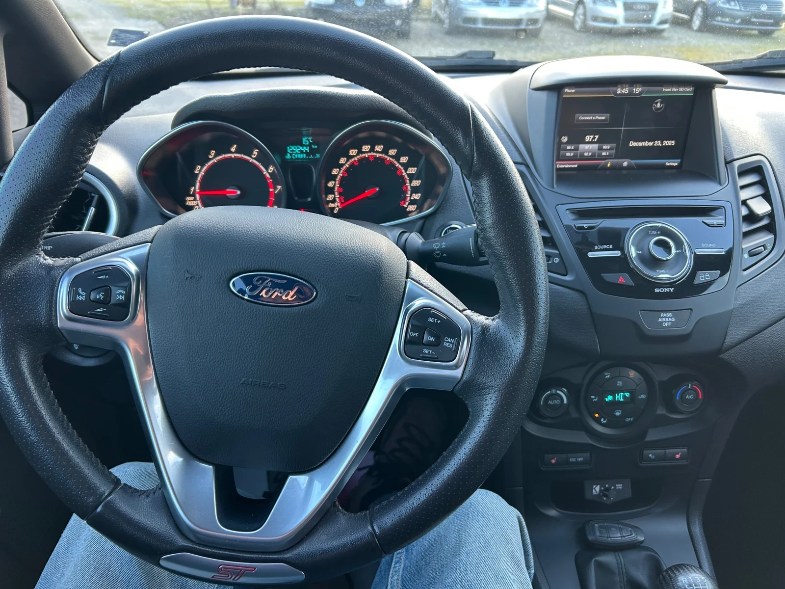 Ford Fiesta 1.6i ST 200 kc - изображение 10