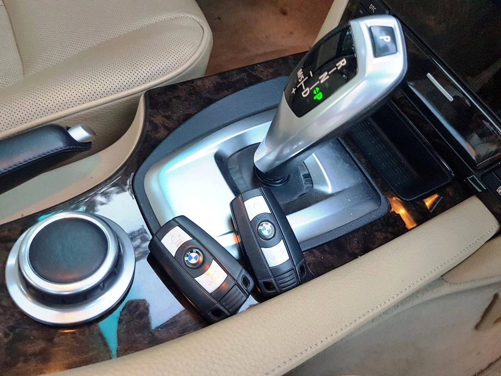 BMW 530E | Mobile.bg � ����������� 7