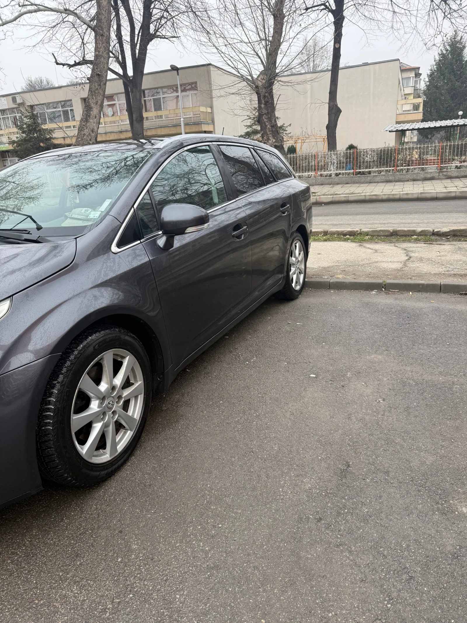 Toyota Avensis 2.2 D4D - изображение 2