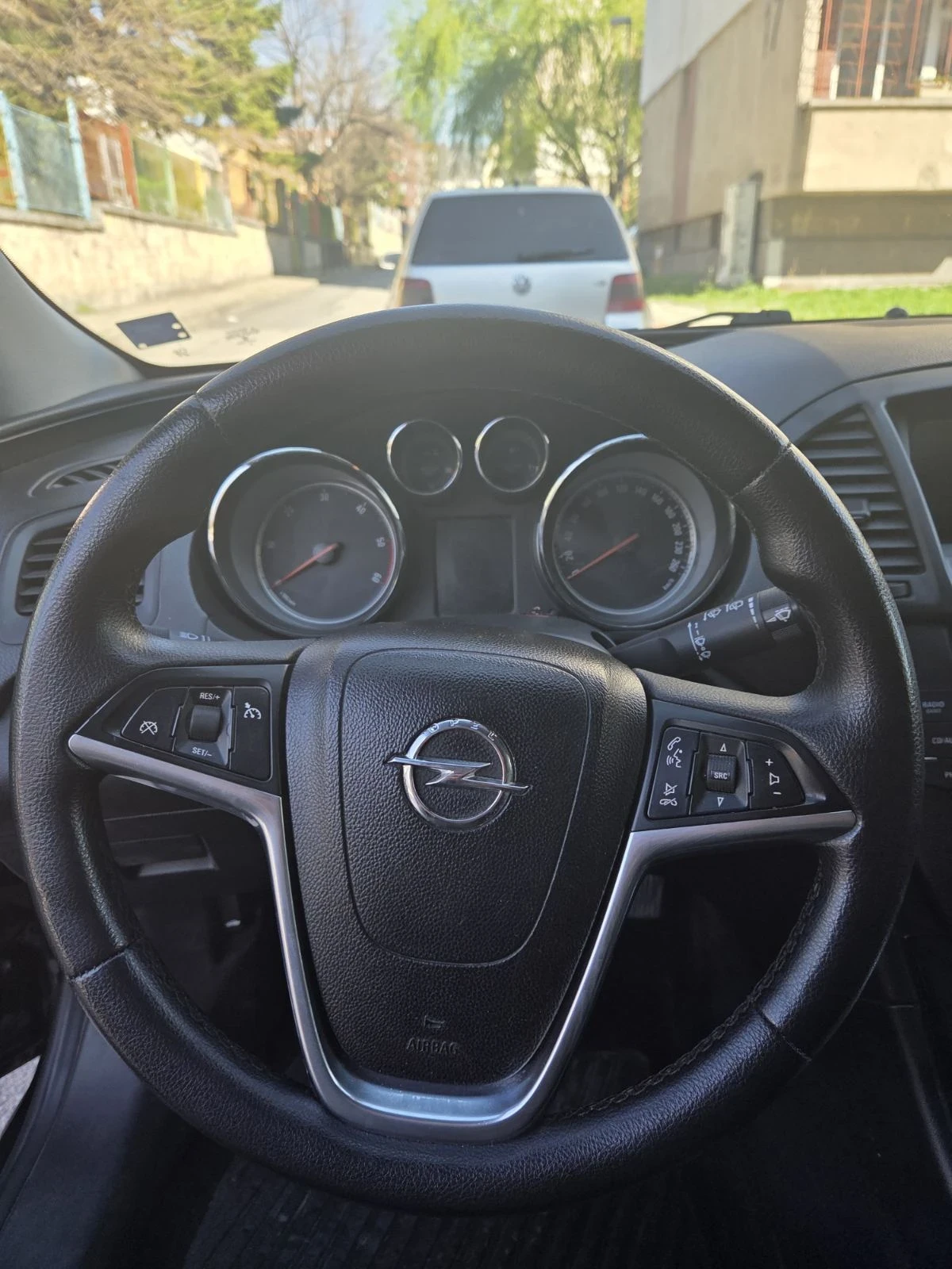 Opel Insignia, снимка 4 - Автомобили и джипове - 54099445