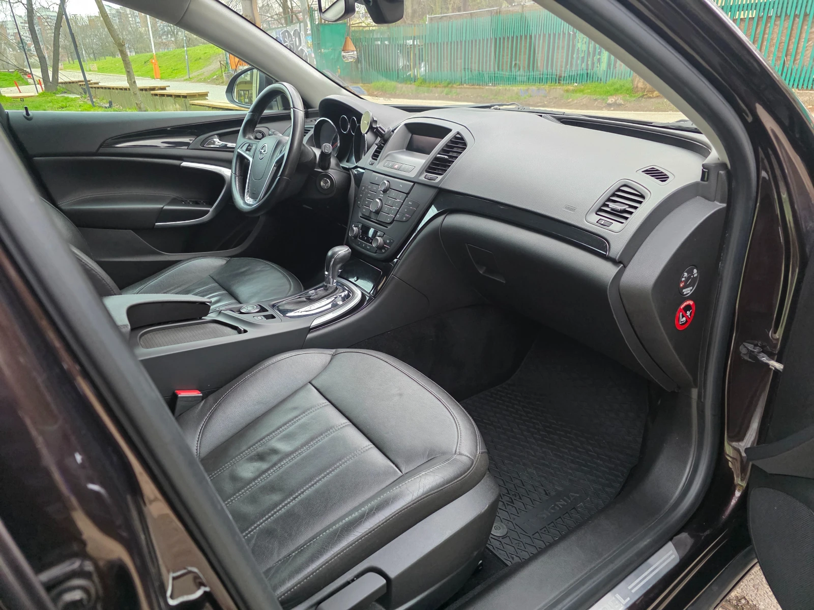 Opel Insignia A Hatchback, снимка 8 - Автомобили и джипове - 54102107