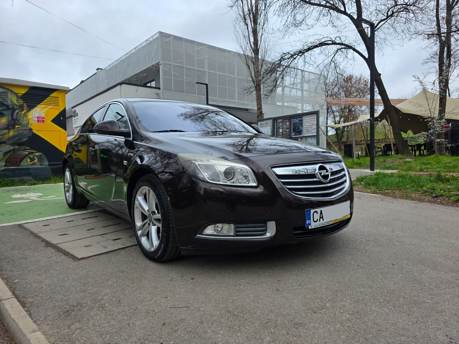 Opel Insignia A Hatchback, снимка 2 - Автомобили и джипове - 54102107
