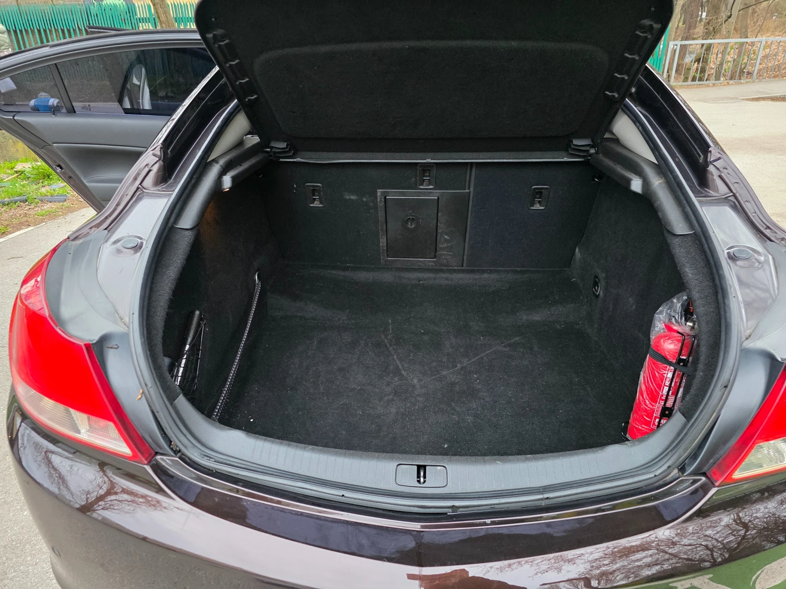 Opel Insignia A Hatchback, снимка 17 - Автомобили и джипове - 54102107