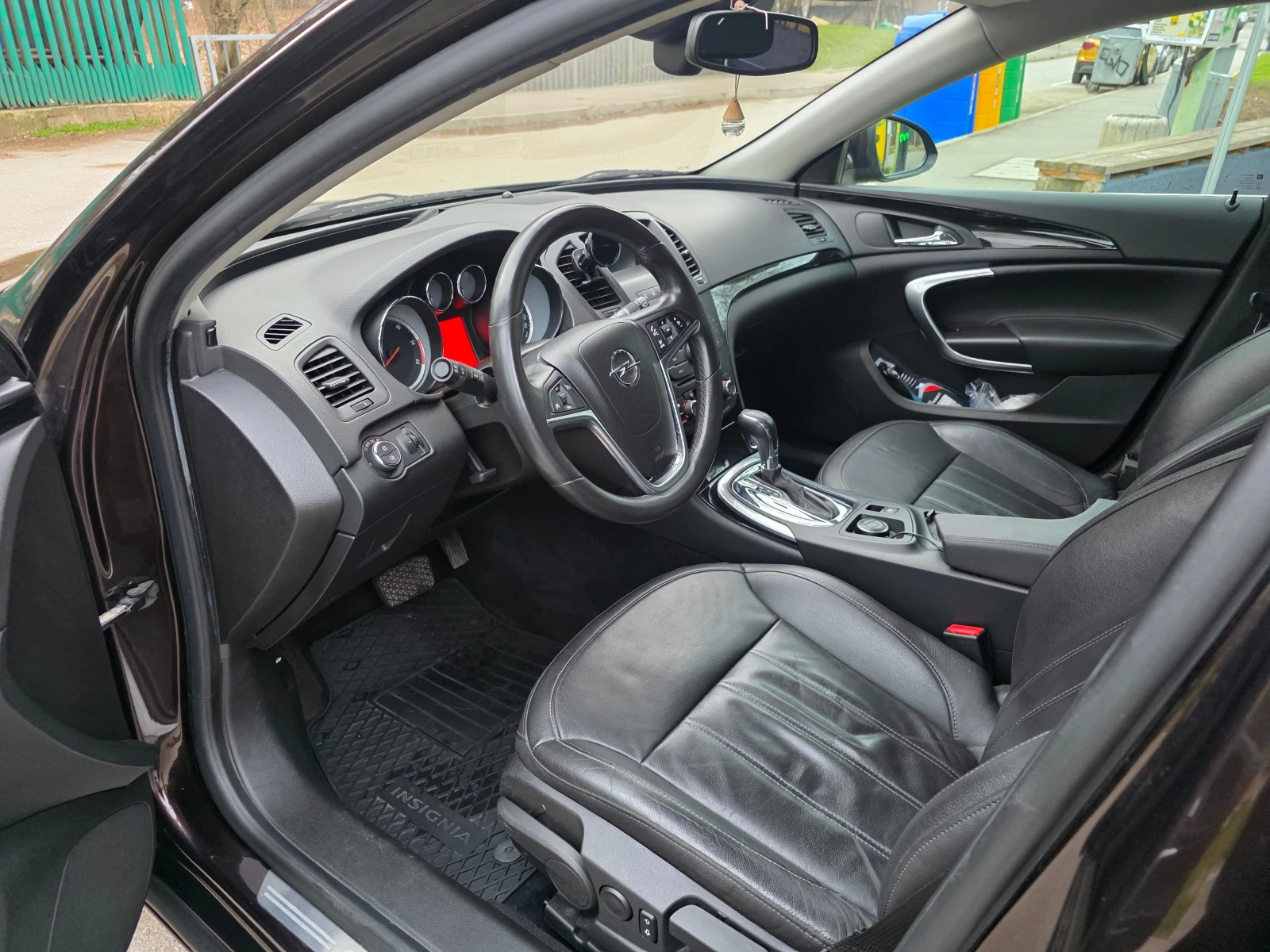 Opel Insignia A Hatchback, снимка 7 - Автомобили и джипове - 54102107