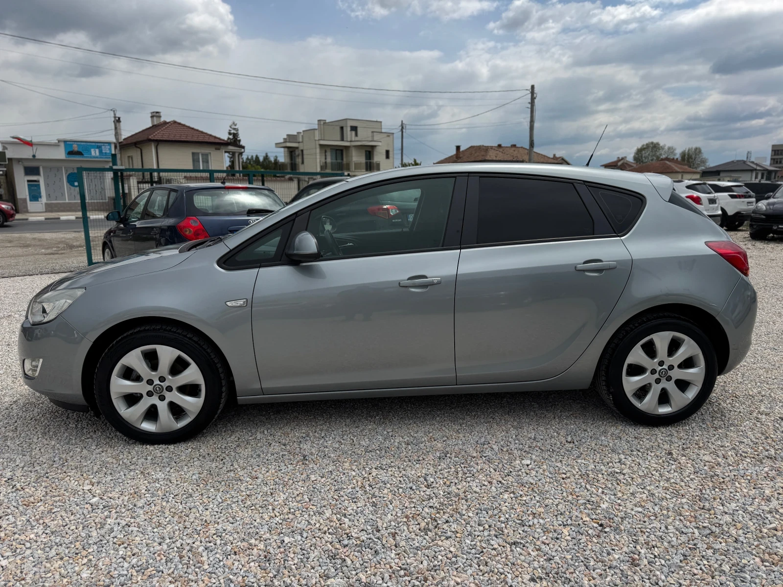 Opel Astra БЕНЗИН* 1.4* 120hp* , снимка 2 - Автомобили и джипове - 54392475