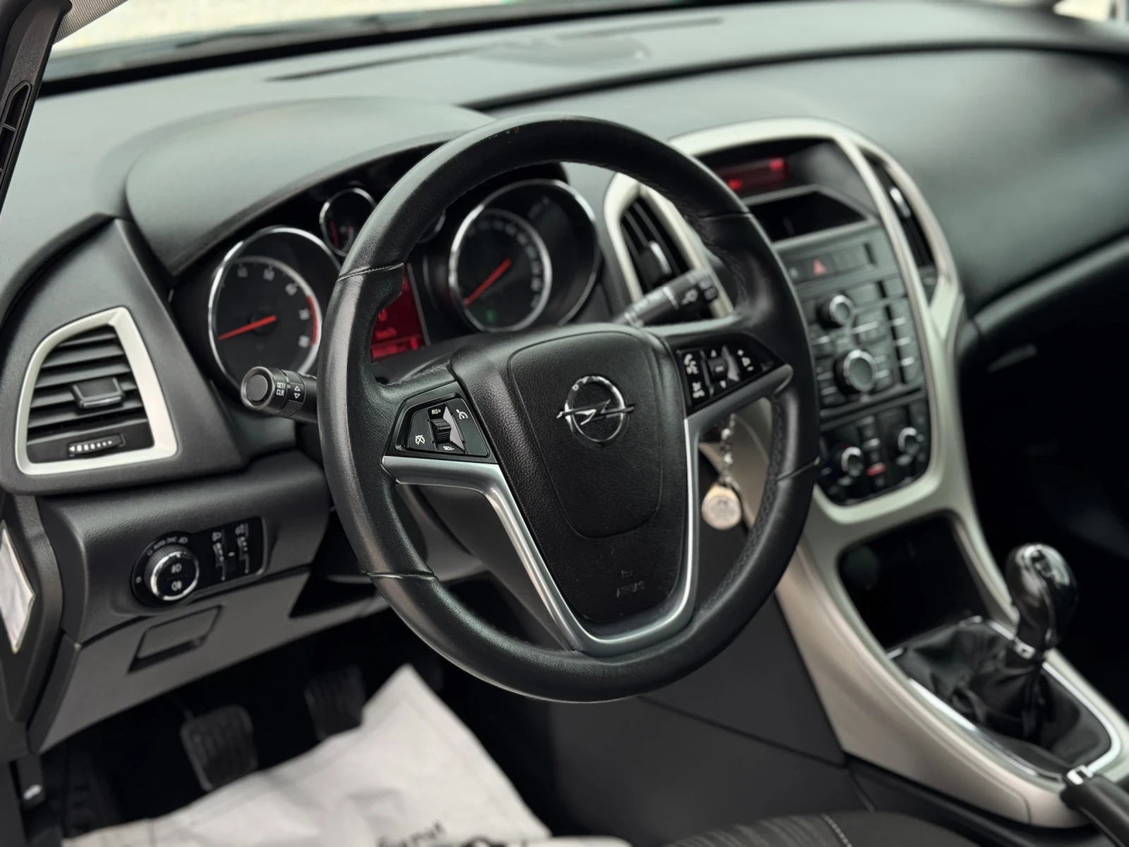 Opel Astra БЕНЗИН* 1.4* 120hp* , снимка 9 - Автомобили и джипове - 54392475