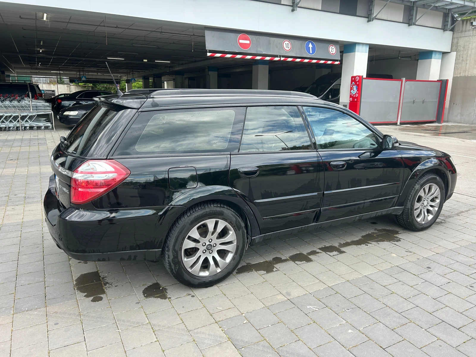 Subaru Outback 3.0R