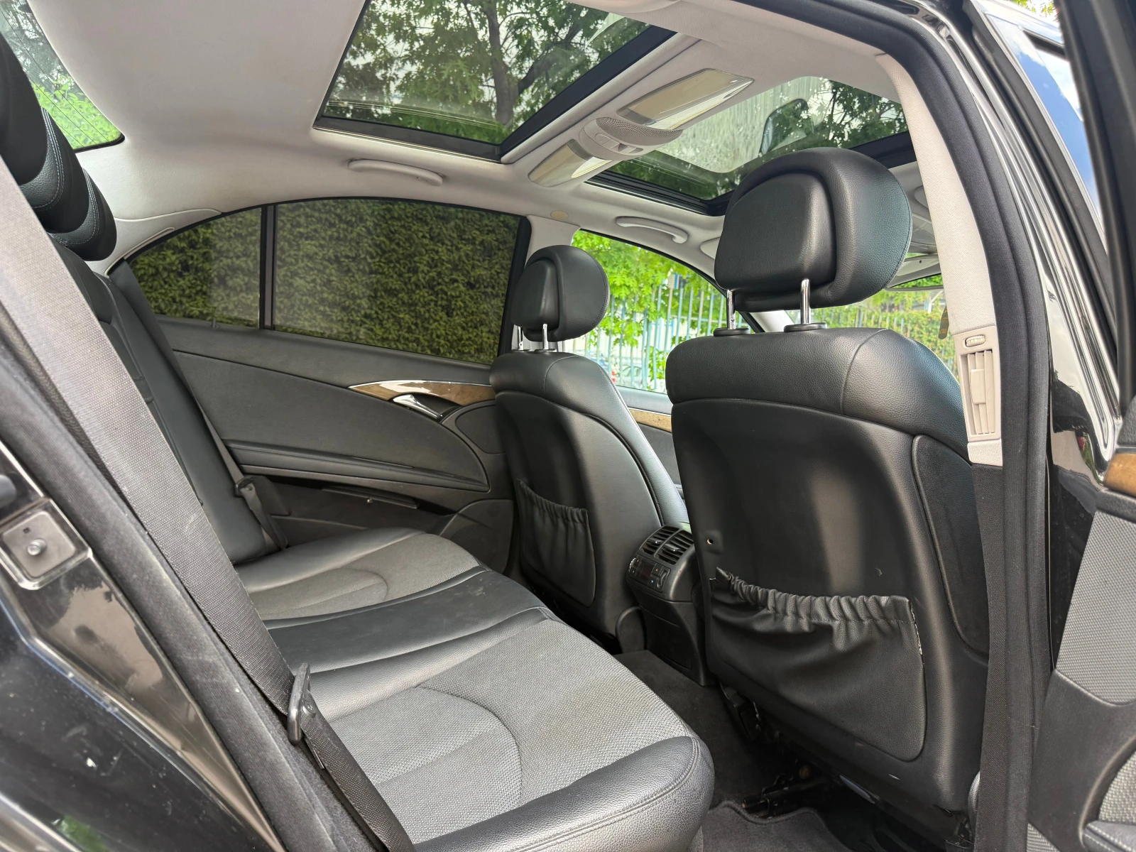 Mercedes-Benz E 300 CDI Bluetec Avantgarde Facelift, снимка 15 - Автомобили и джипове - 54753288