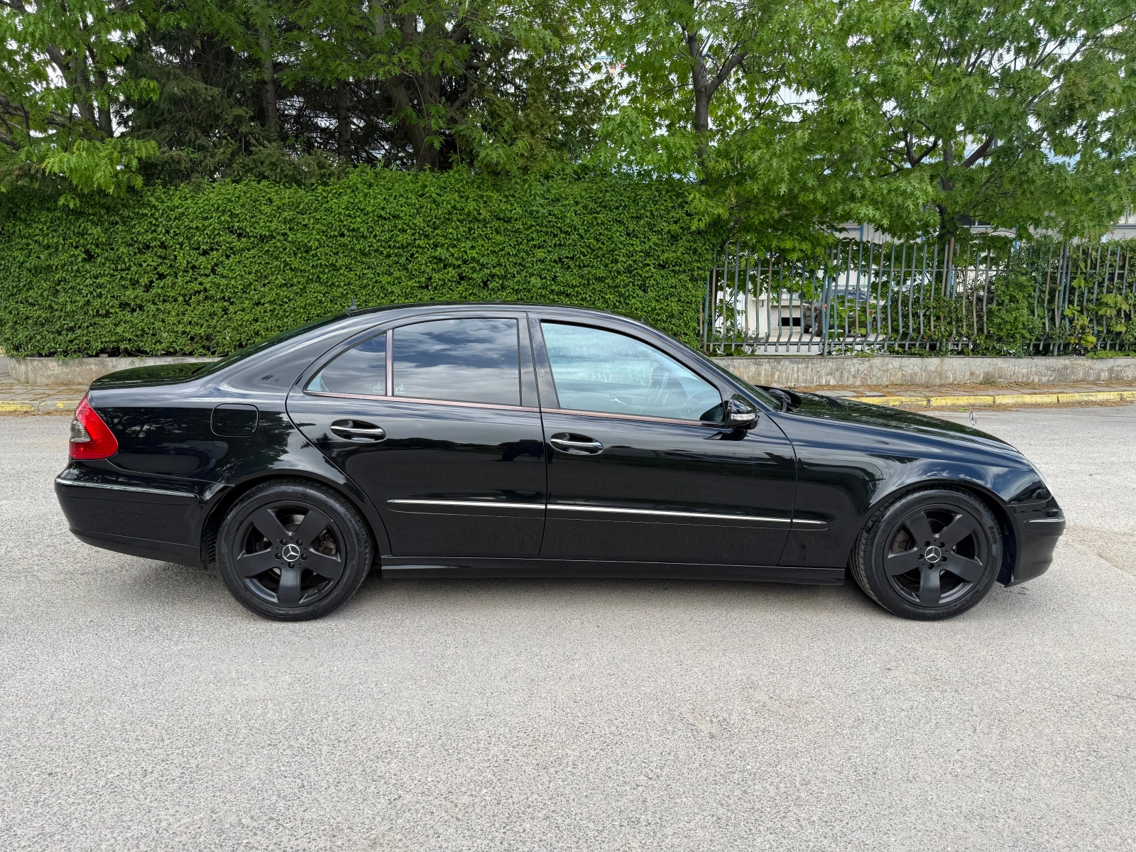 Mercedes-Benz E 300 CDI Bluetec Avantgarde Facelift, снимка 5 - Автомобили и джипове - 54753288