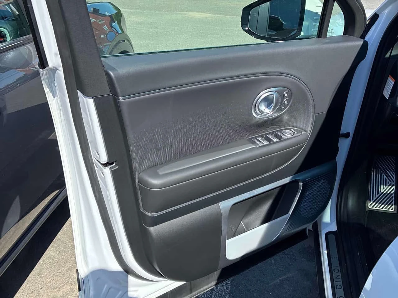 Hyundai Ioniq * Preferred + * CARFAX * ОПЦИЯ ЗА ФИНАНСИРАНЕ, снимка 12 - Автомобили и джипове - 54948981