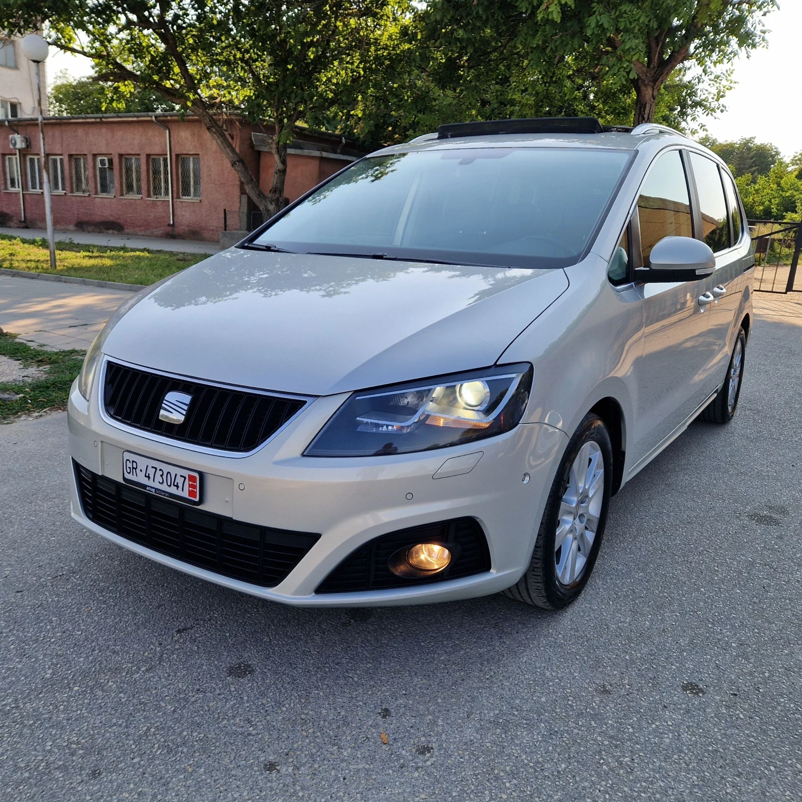 VW Sharan 2.0TDi 140K.4X4 7-МЕСТА/ЕЛ.ВРАТИ/КОЖА/ПАНОР/ПЕЧКА , снимка 3 - Автомобили и джипове - 55564918