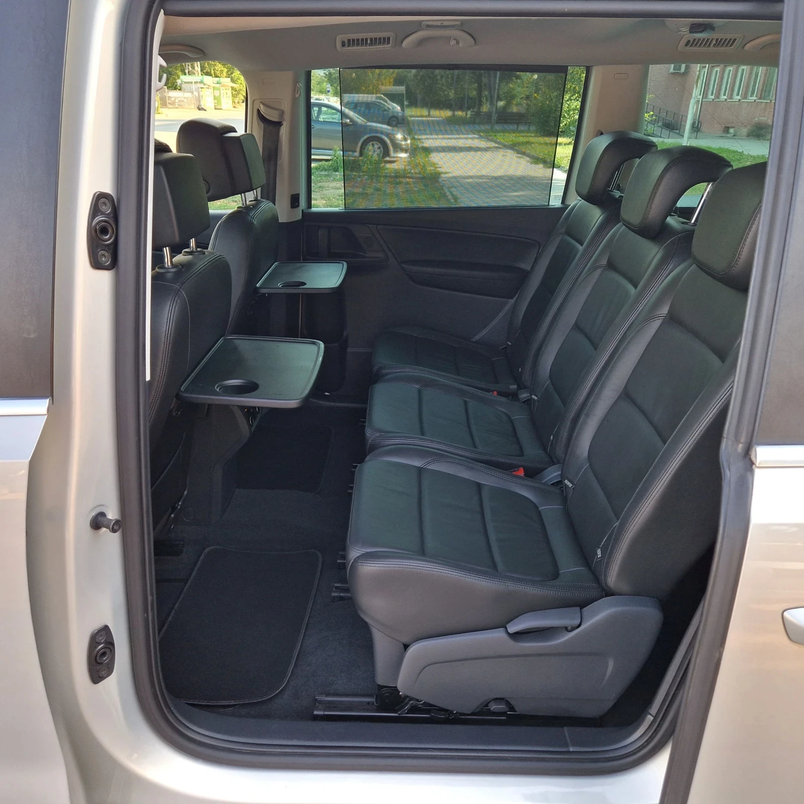 VW Sharan 2.0TDi 140K.4X4 7-МЕСТА/ЕЛ.ВРАТИ/КОЖА/ПАНОР/ПЕЧКА , снимка 10 - Автомобили и джипове - 55564918