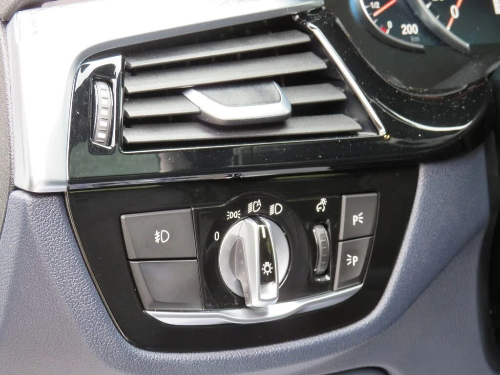 BMW 530 i* xDrive* АвтоКредит* (ЦЕНА ДО БГ), снимка 11 - Автомобили и джипове - 55578087