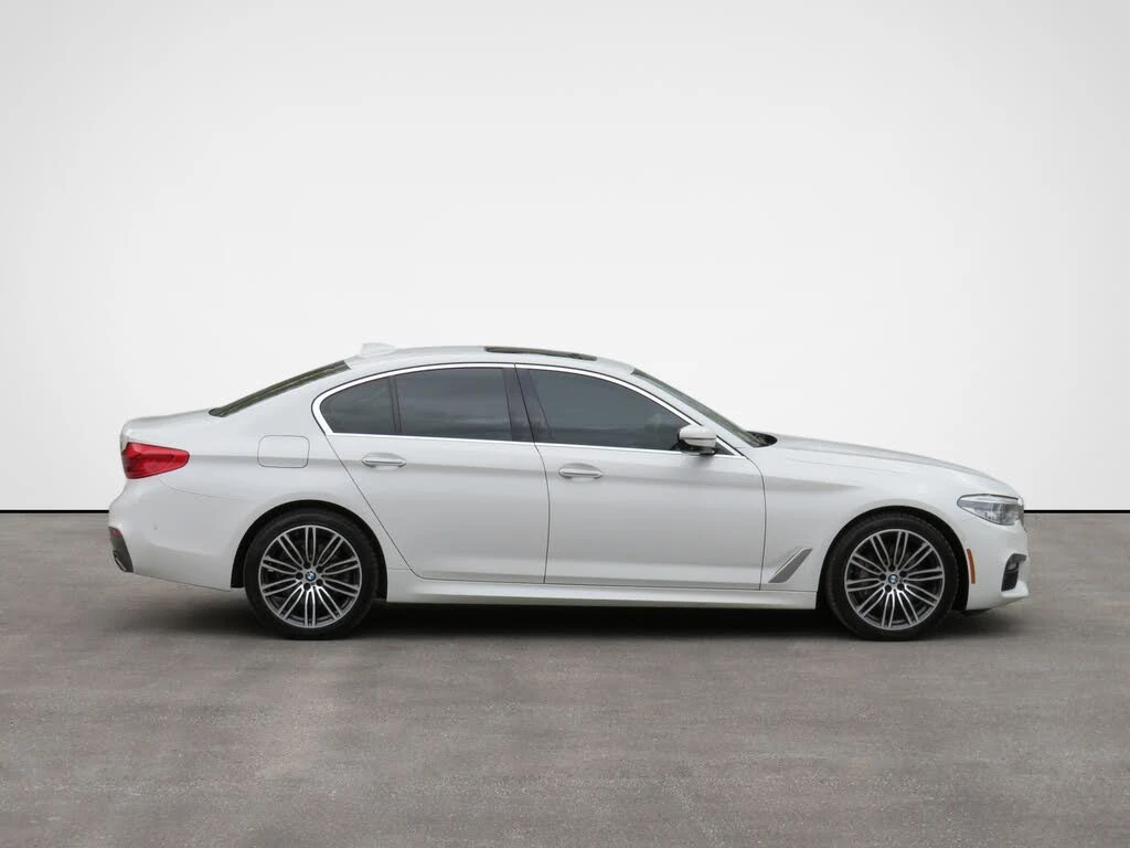 BMW 530 i* xDrive* АвтоКредит* (ЦЕНА ДО БГ), снимка 4 - Автомобили и джипове - 55578087