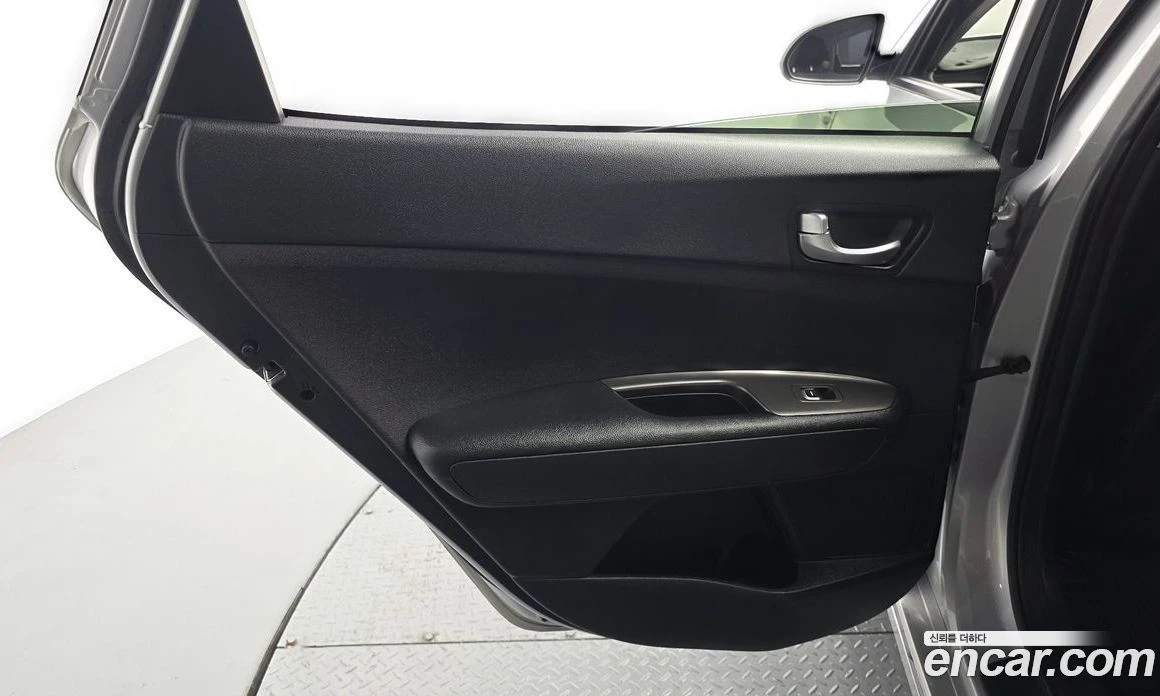 Kia K5 2.0 LPI Rental Car Luxury, снимка 15 - Автомобили и джипове - 55669088