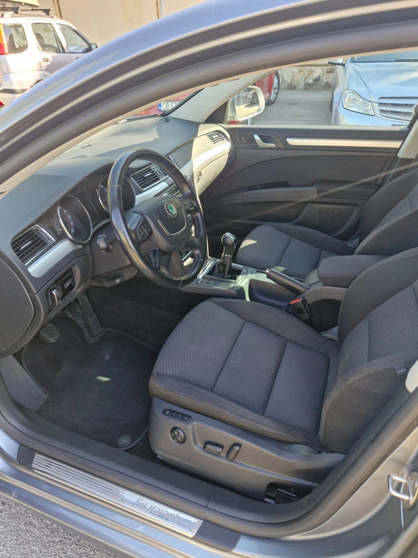 Skoda Superb 2.0/140, снимка 10 - Автомобили и джипове - 56554434