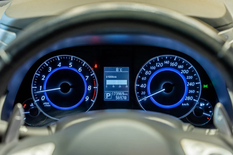 Infiniti QX70 S 3.7, снимка 17 - Автомобили и джипове - 52412012