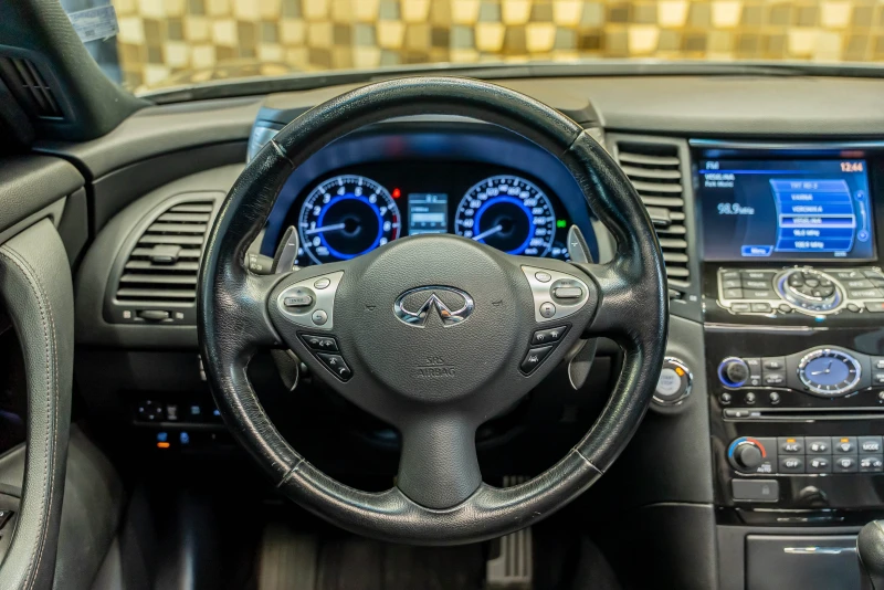 Infiniti QX70 S 3.7, снимка 16 - Автомобили и джипове - 52412012