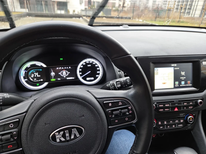 Kia Niro Hybrid, снимка 13 - Автомобили и джипове - 53425669