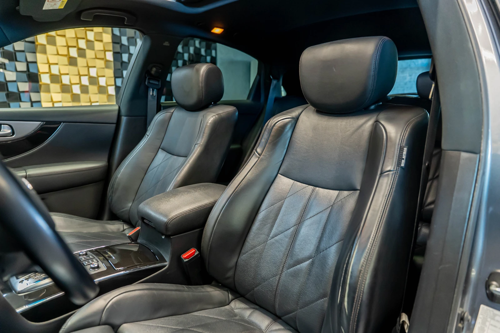 Infiniti QX70 S 3.7 | Mobile.bg   11