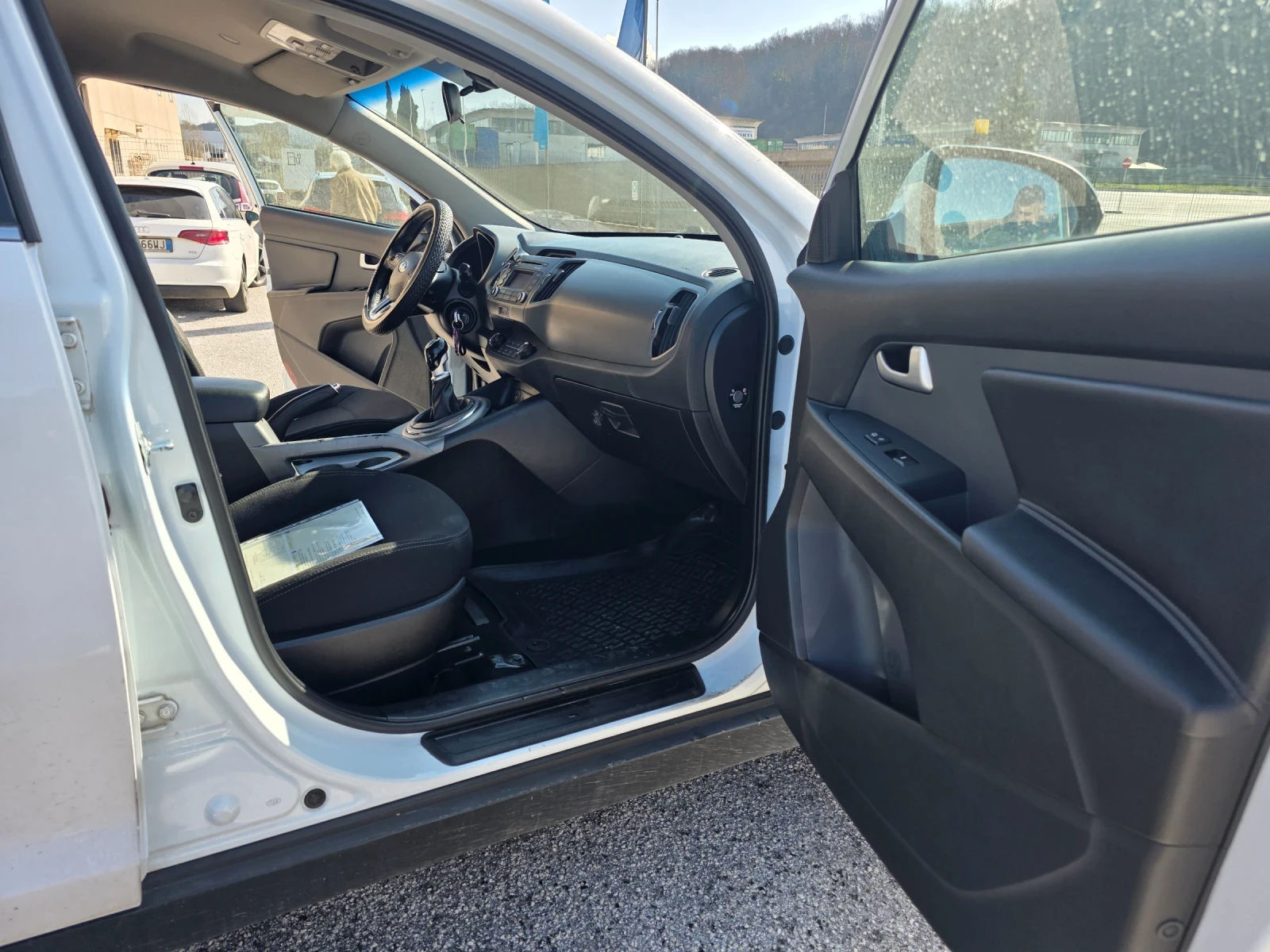 Kia Sportage, снимка 8 - Автомобили и джипове - 53895797