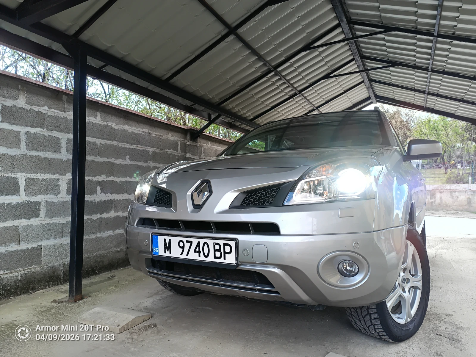 Renault Koleos 4х4 Газ- Бензин, снимка 2 - Автомобили и джипове - 54151381