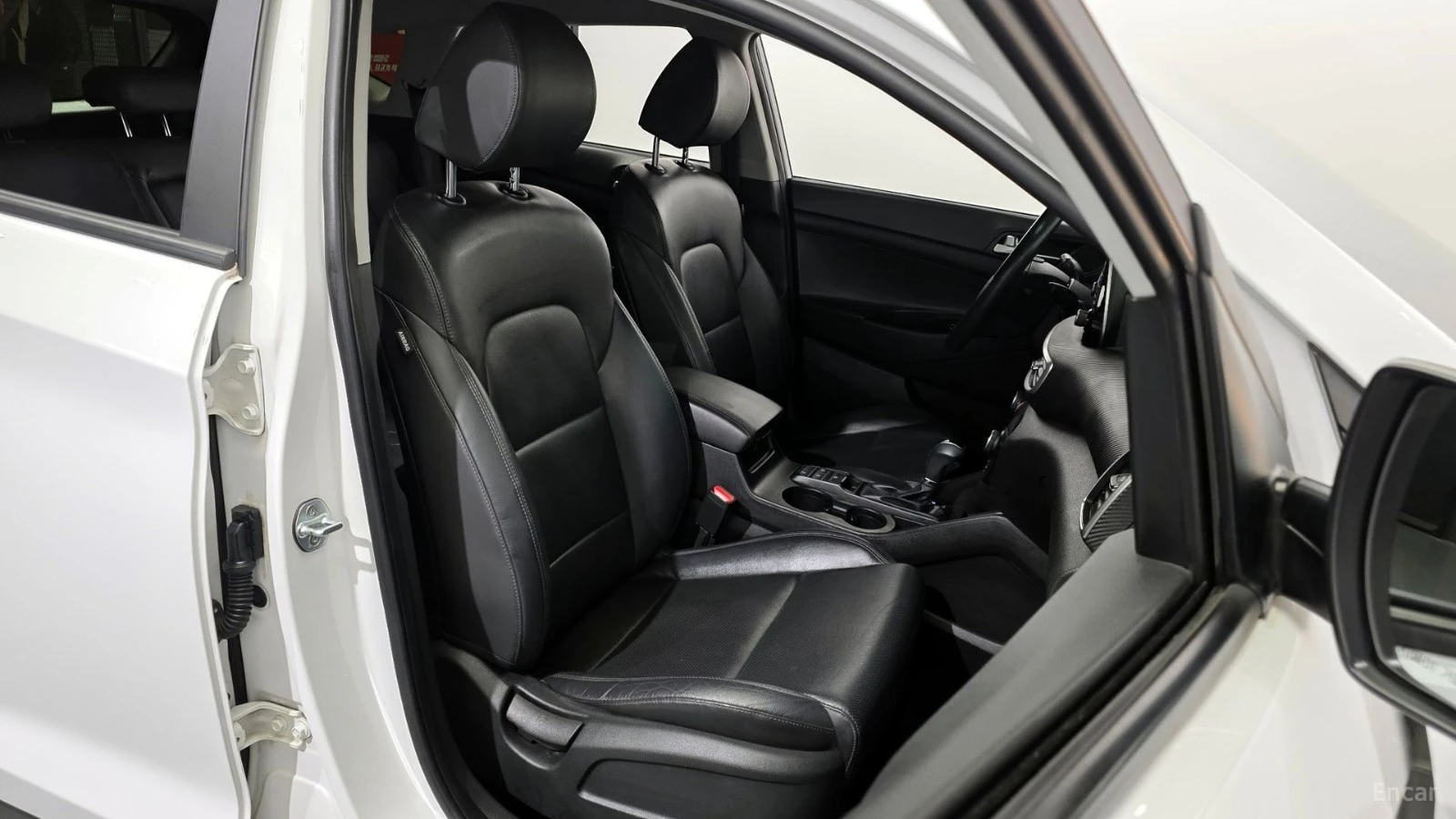 Hyundai Tucson 1.6 Turbo 2WD Modern, снимка 10 - Автомобили и джипове - 55422857