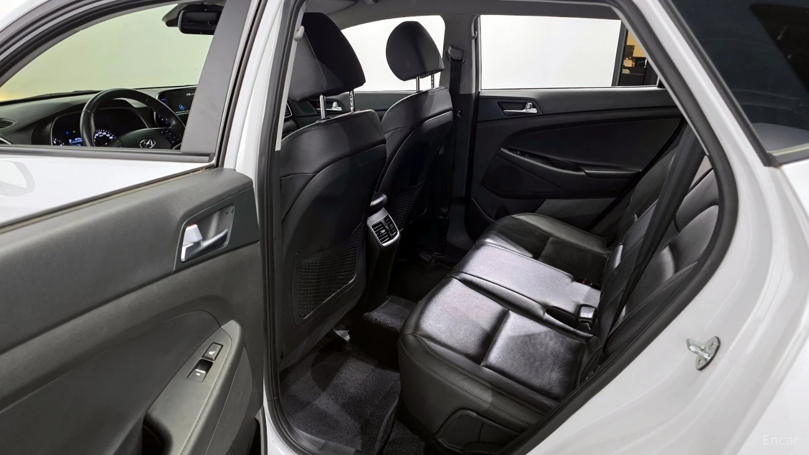 Hyundai Tucson 1.6 Turbo 2WD Modern, снимка 9 - Автомобили и джипове - 55422857