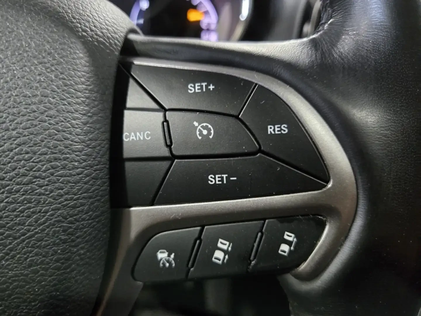Jeep Grand cherokee 5.7 HEMI * HIGH ALTITUDE* FULL MAX * КРАЙНА ЦЕНА* , снимка 10 - Автомобили и джипове - 55951859