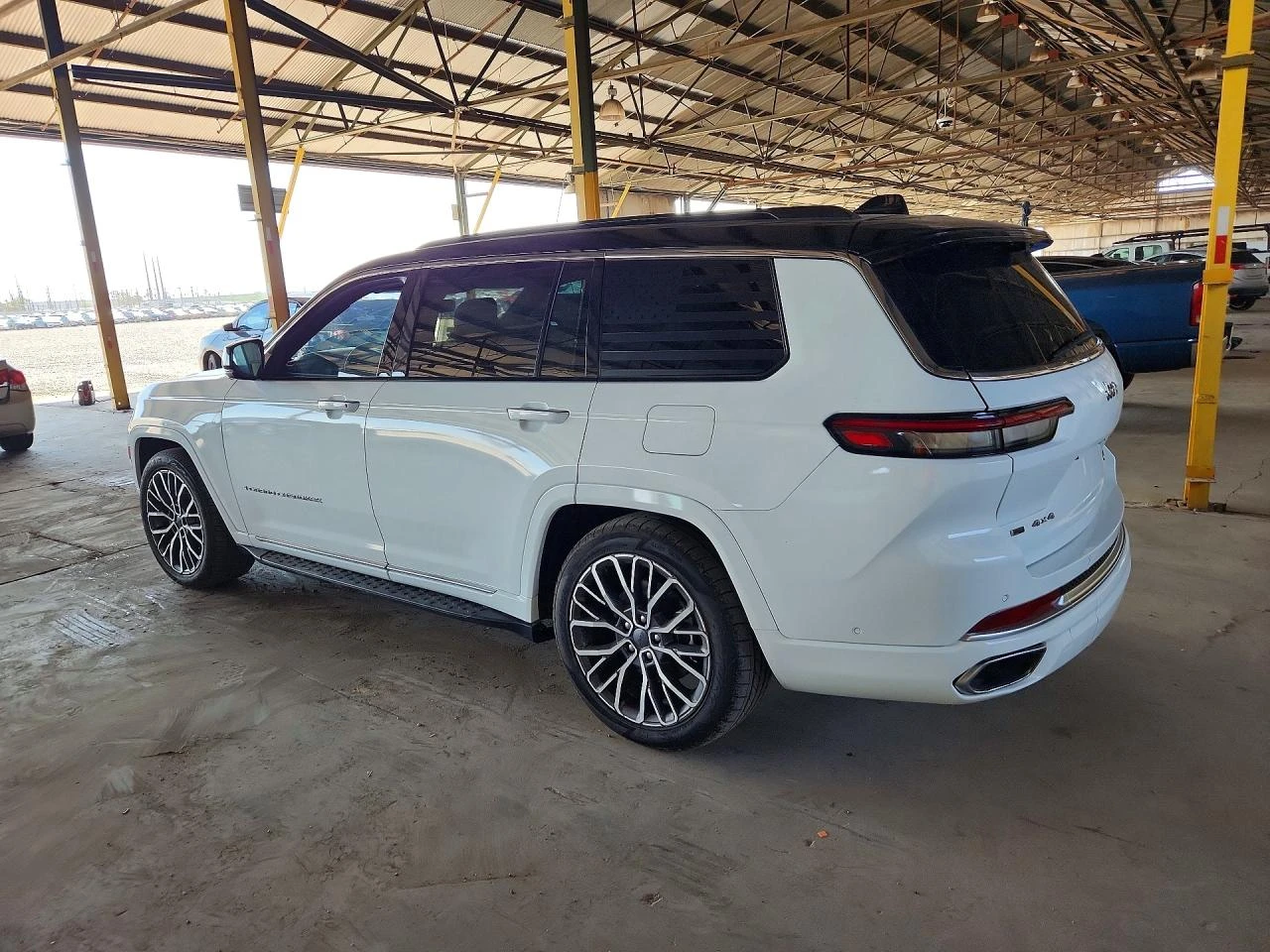 Jeep Grand cherokee 3.6l L Summit, снимка 2 - Автомобили и джипове - 56075804